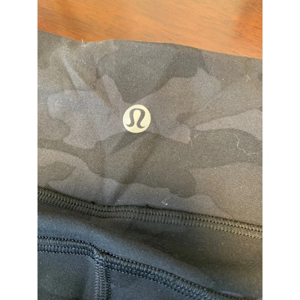 Lululemon Camo‎ Size 6 Leggings Active Running Casual
